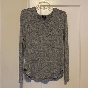 Bobeau Collection grey hooded sweater size large
